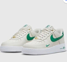 Load image into Gallery viewer, NIKE WOMEN’S AIR FORCE 1 &#39;07 SE XCAT
