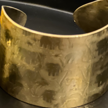 Load image into Gallery viewer, Brass Elephant Printed Cuff
